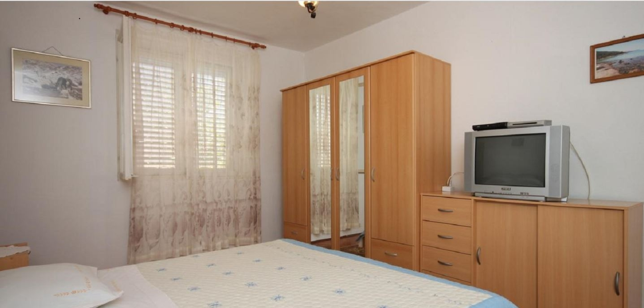 Room Mare - economy rooms: R3 Sucuraj, Island Hvar