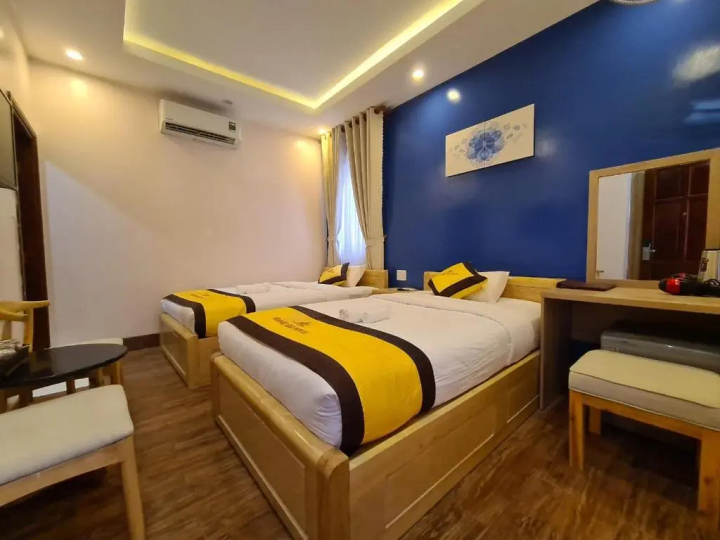 Hoang Gia Hotel Con Đao