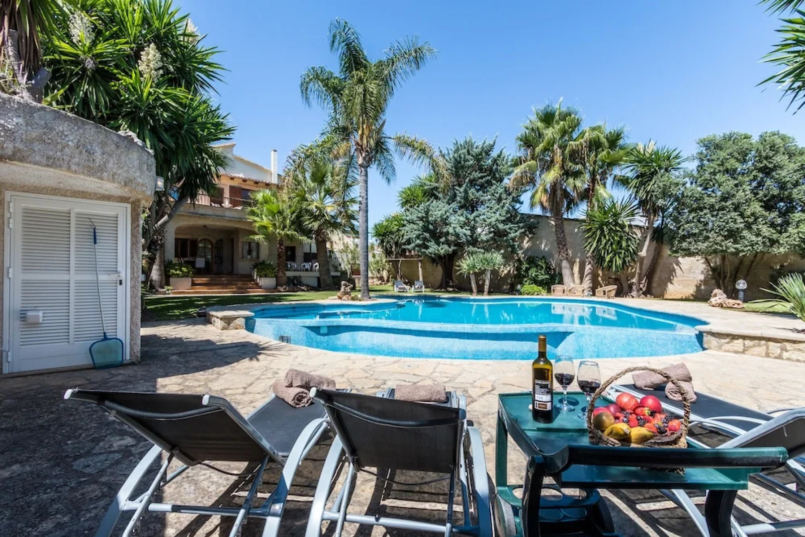 Gual house with private pool