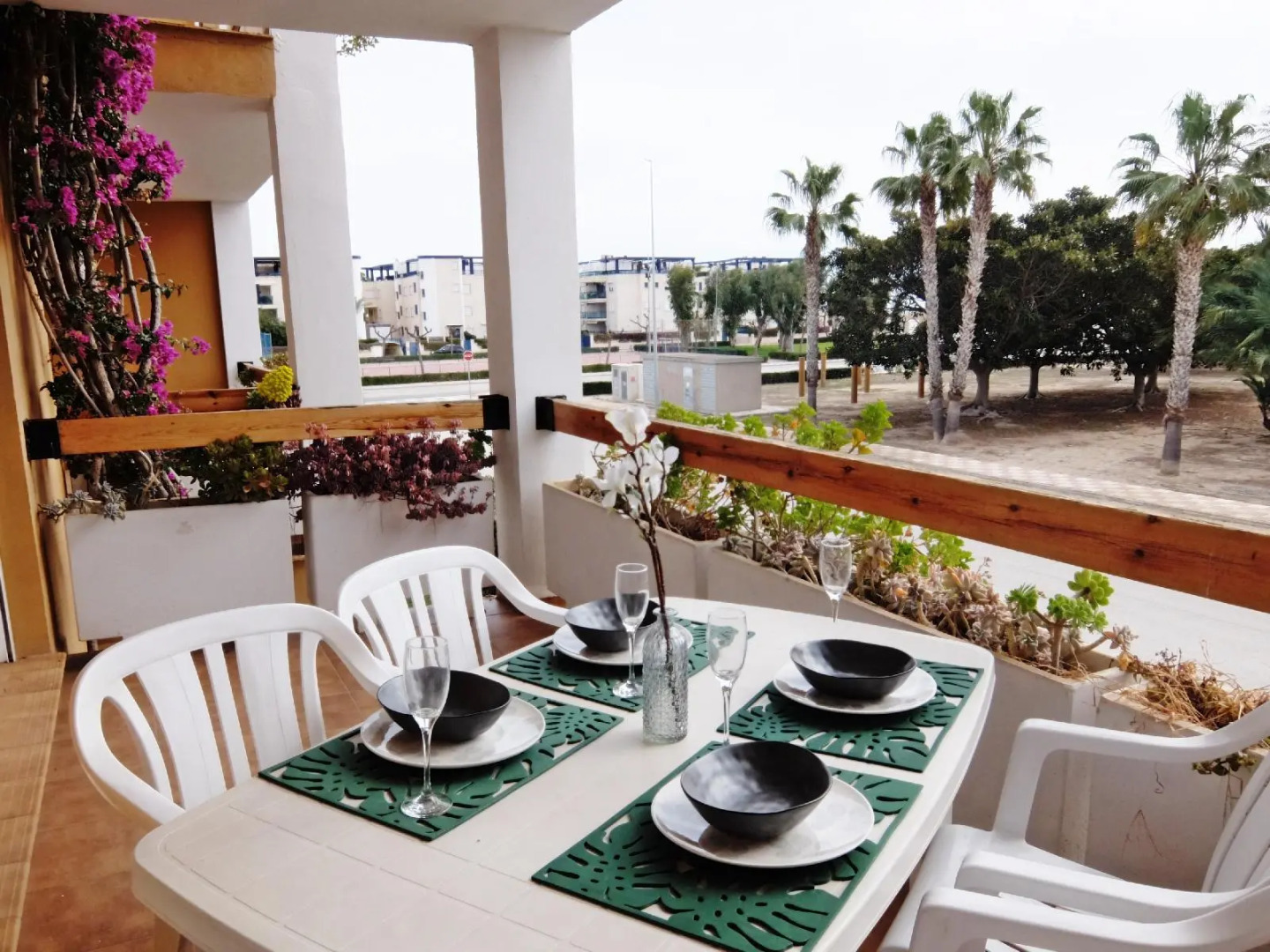 Los Juncos Apartamentos