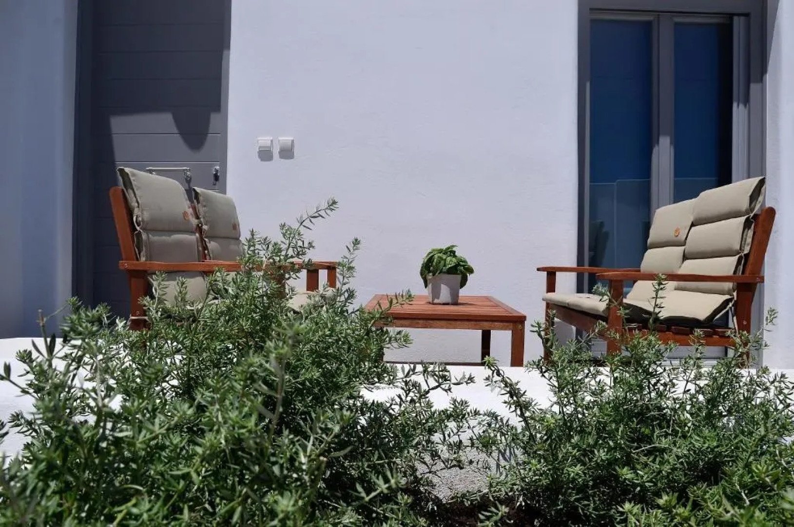 Ionathan Koufonisia Suites