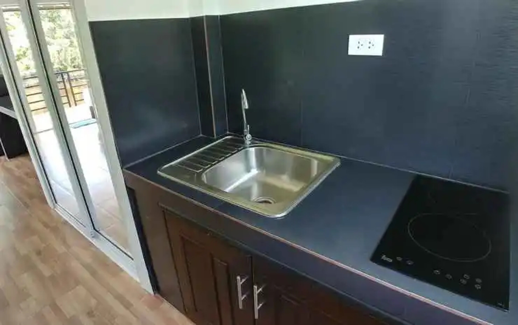 Thipburee Riverside Hotel