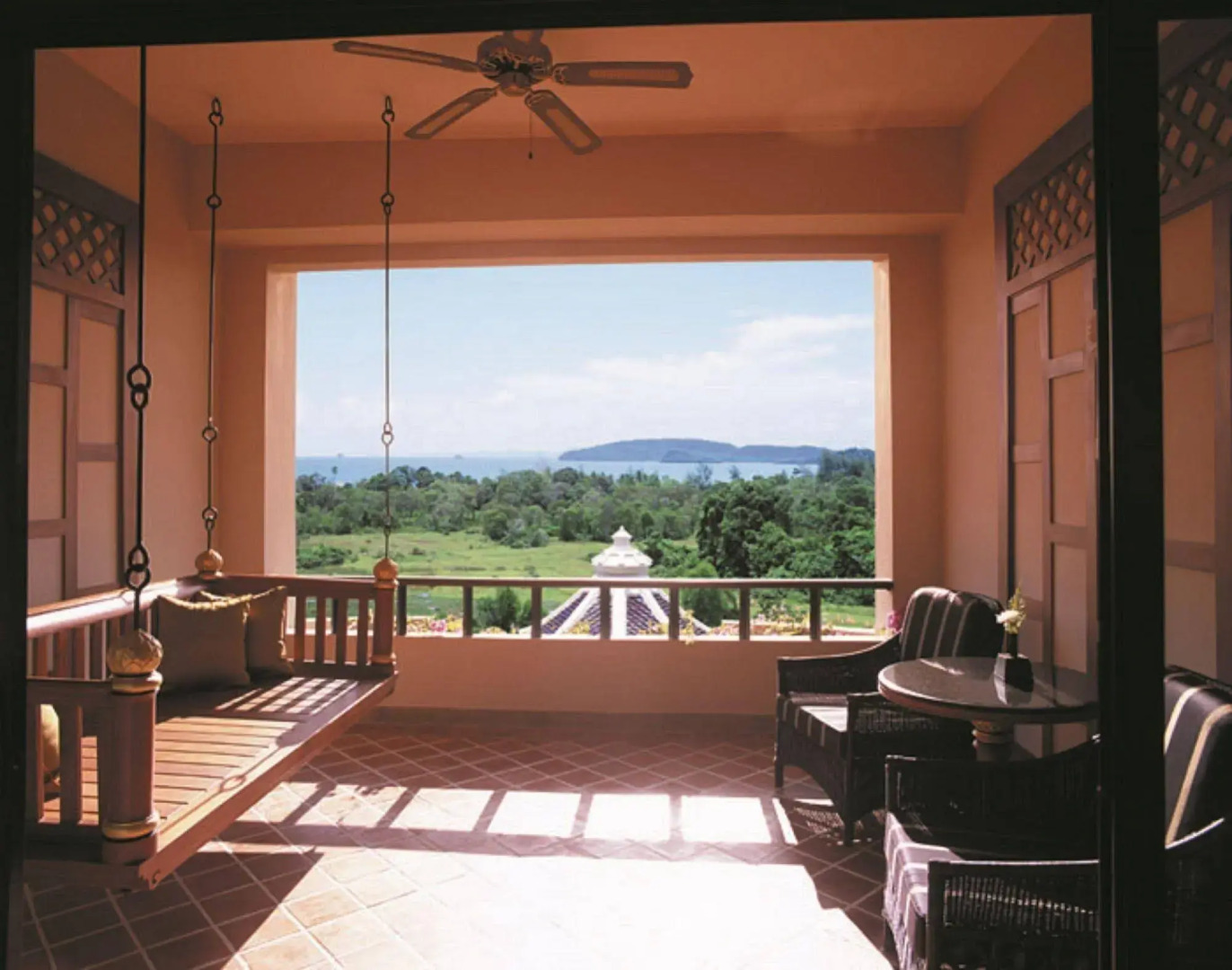 Pavilion Queen's Bay