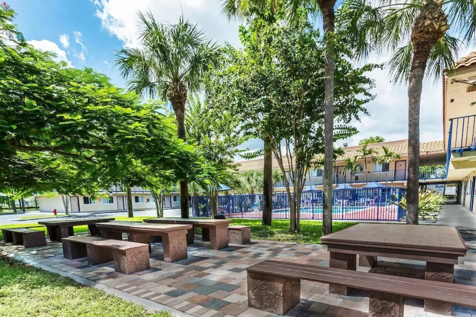Travelodge Riviera Beach