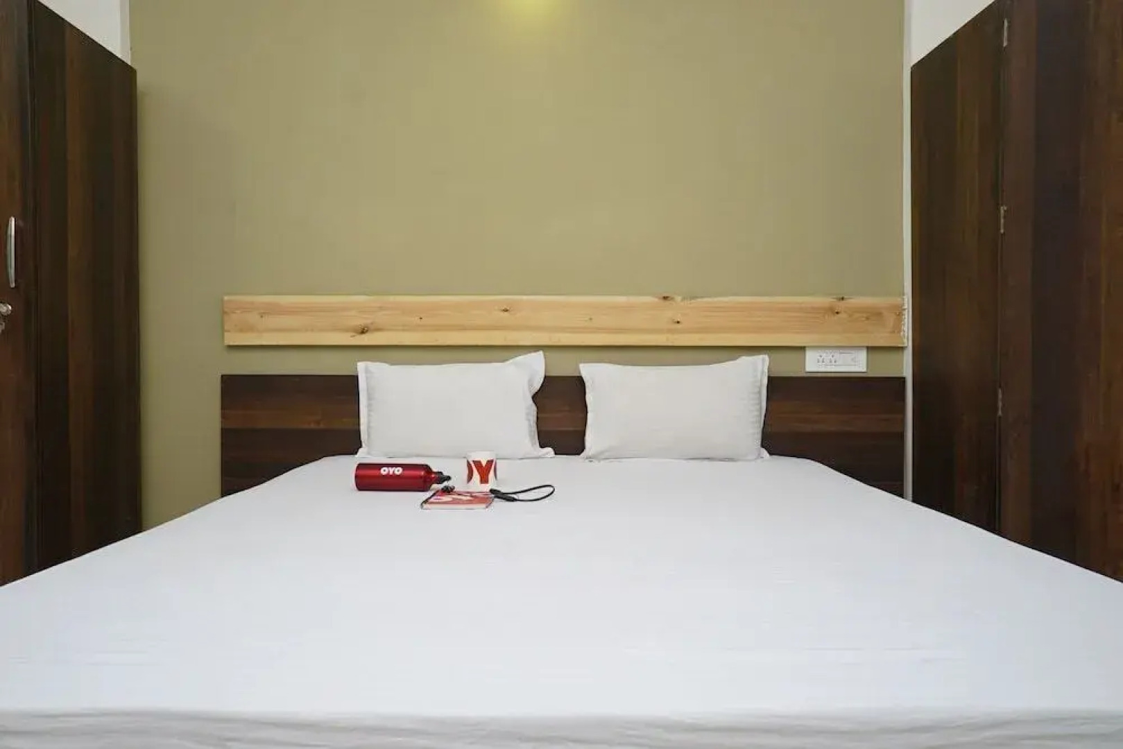 OYO 28029 Living Luxurious Studio Rooms