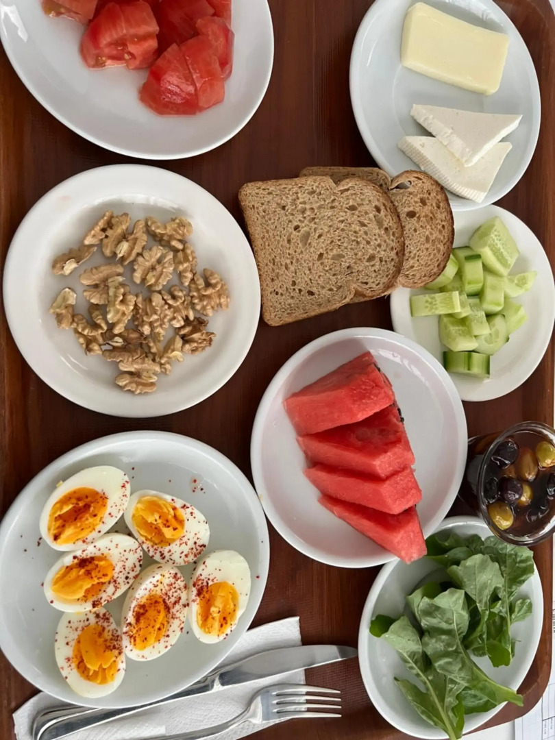 Cleopatra King Apart