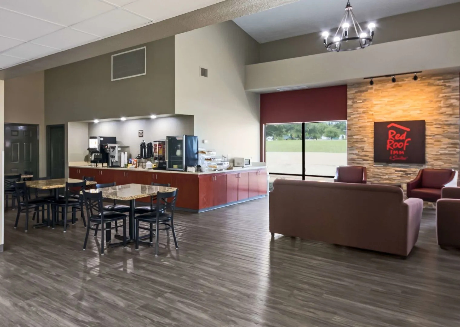 Red Roof Inn & Suites Austin East - Manor