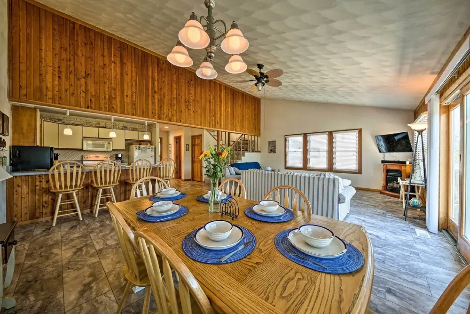 Boat Dock & Kayak: OBX Getaway on the Harbour