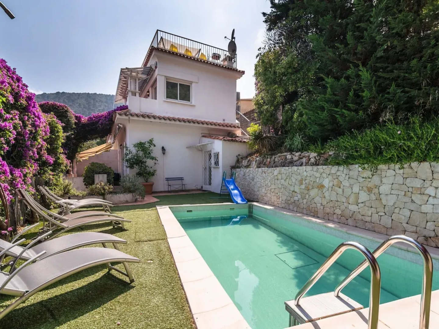 Semi-detached Villa With Private Pool and Sublime Views, 400 Meters From the sea