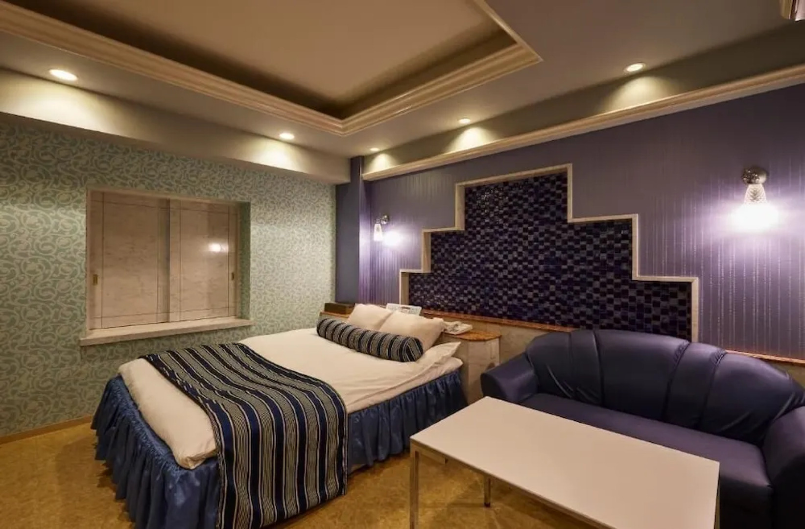 Hotel Mine (Love Hotel)