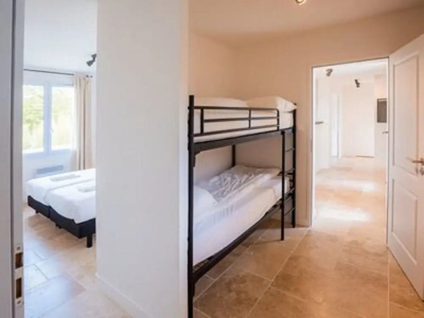 Spacious and Modern Villa With Large Garden and BBQ Area