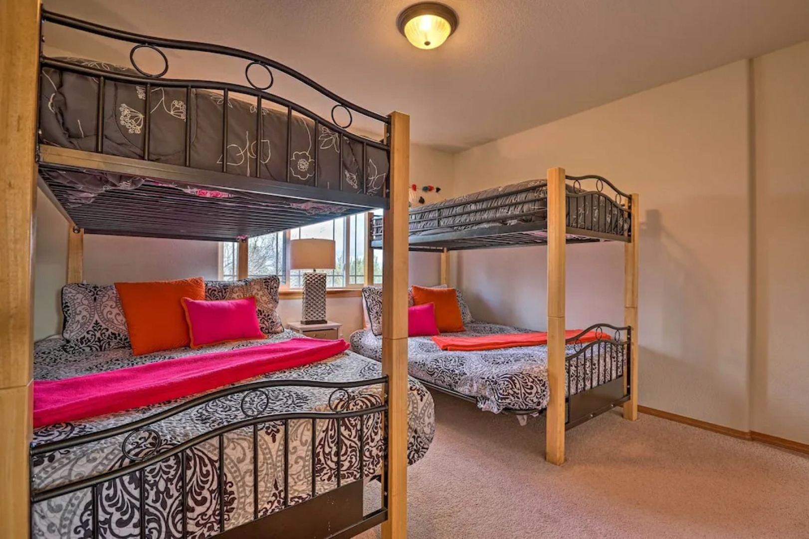 Idyllic Redmond Townhome w/ Furnished Deck!