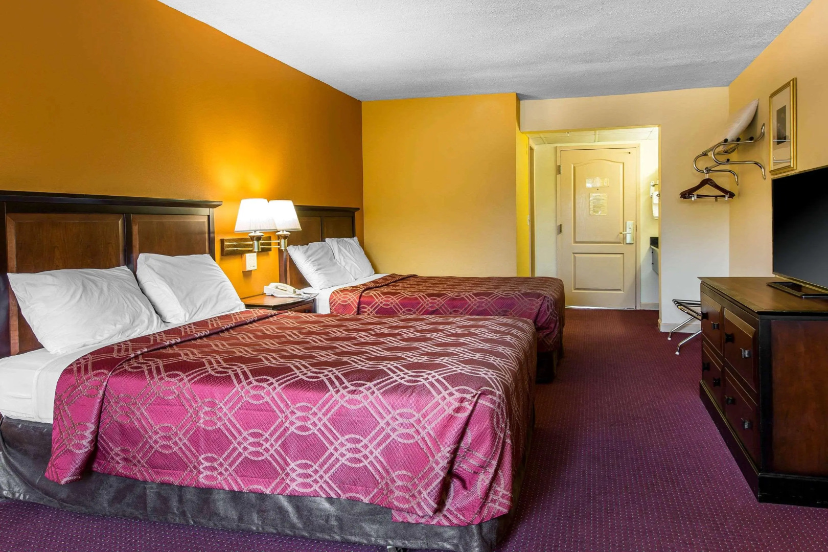 Econo Lodge At Six Flags