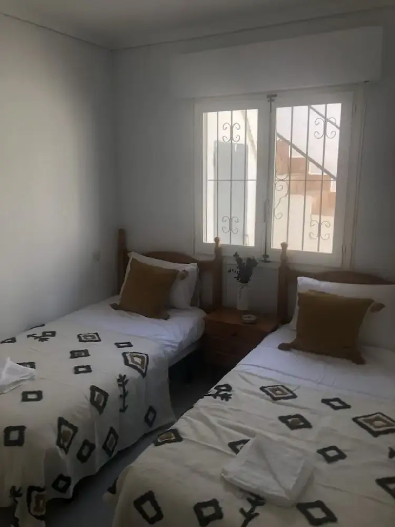 2 Bedroom 1 Bathroom Villa, Wifi, Tv, Short Walk to Beach, Bars and Restaurants