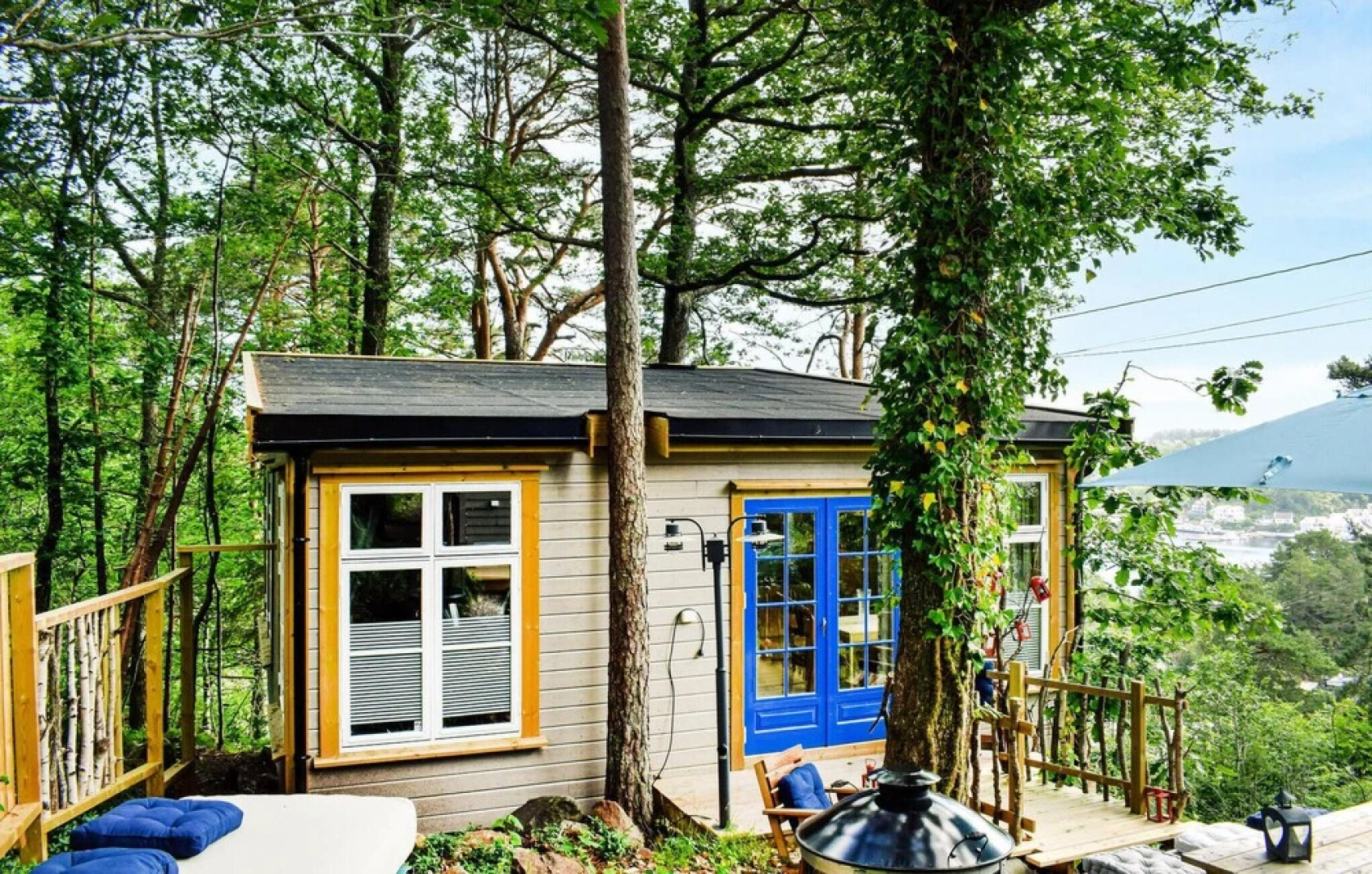 The Woodpecker Cottage Tree