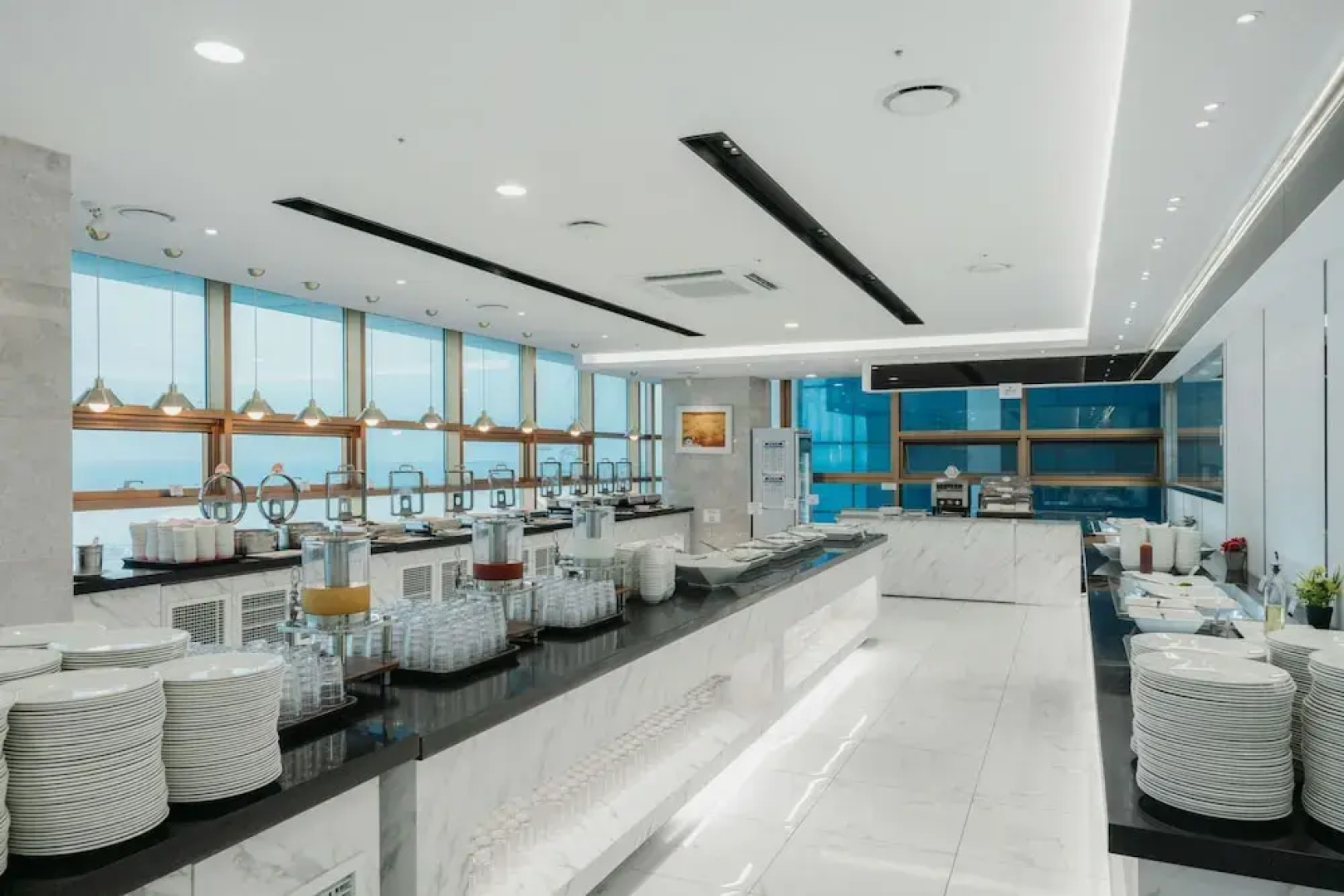 Wave M Hotel West