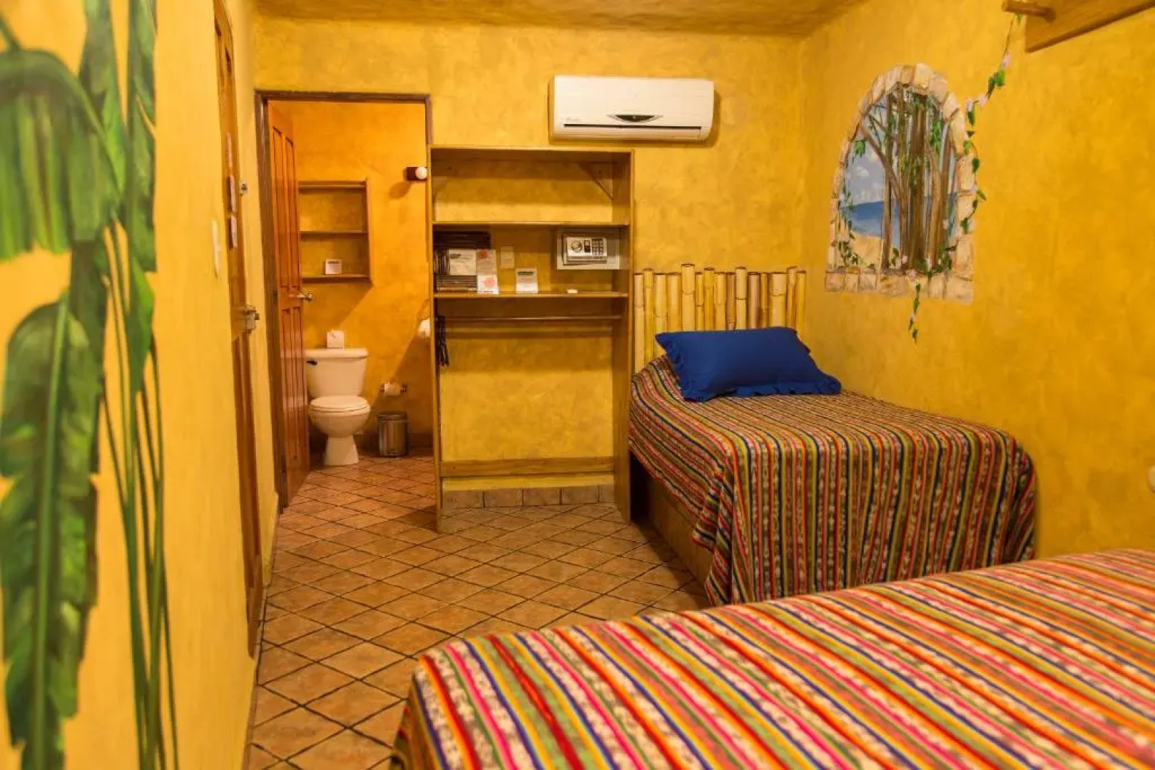 El Sano Banano Beachside Hotel