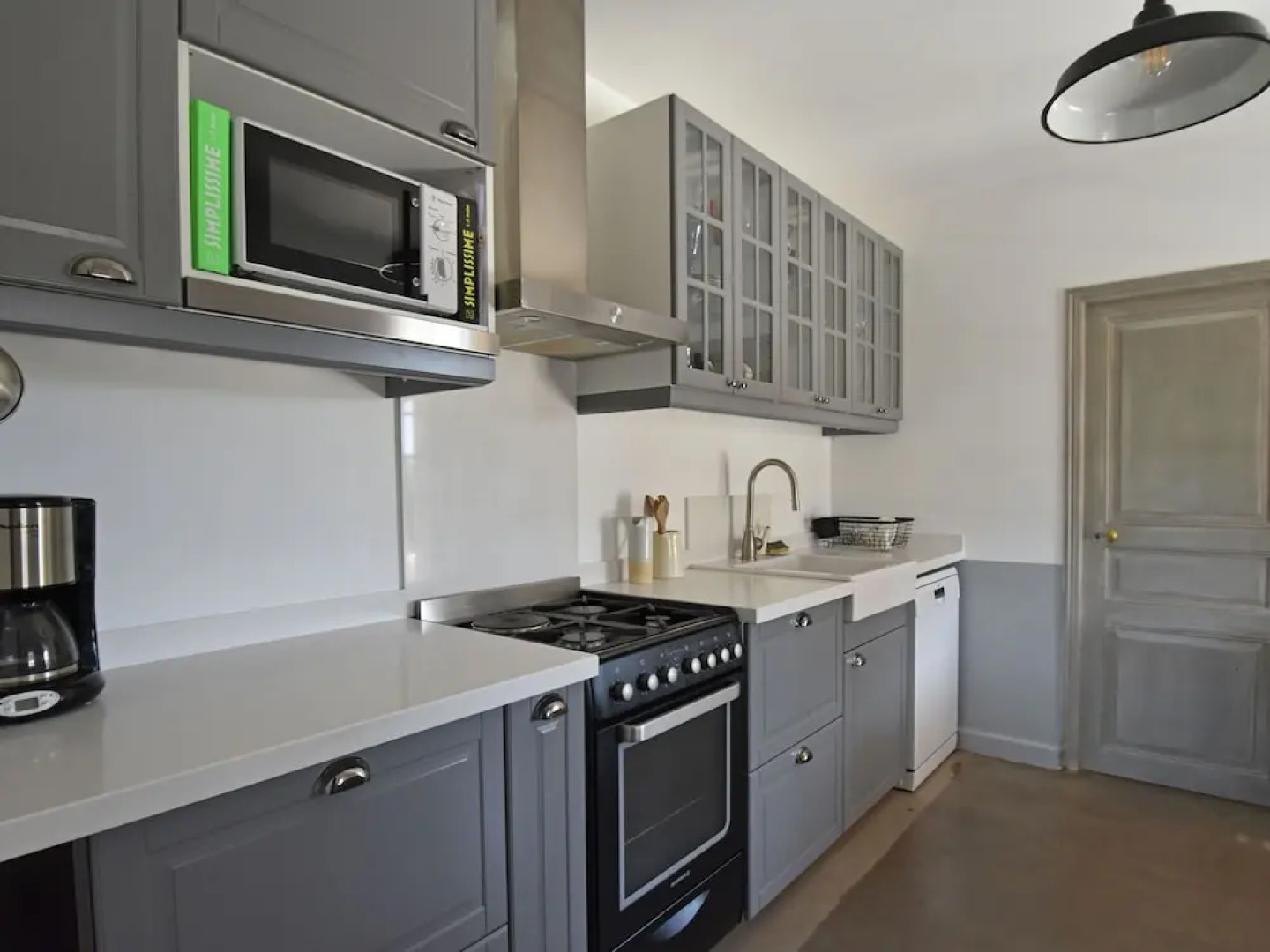 Luxurious Villa in Roussillon With Private Swimming Pool