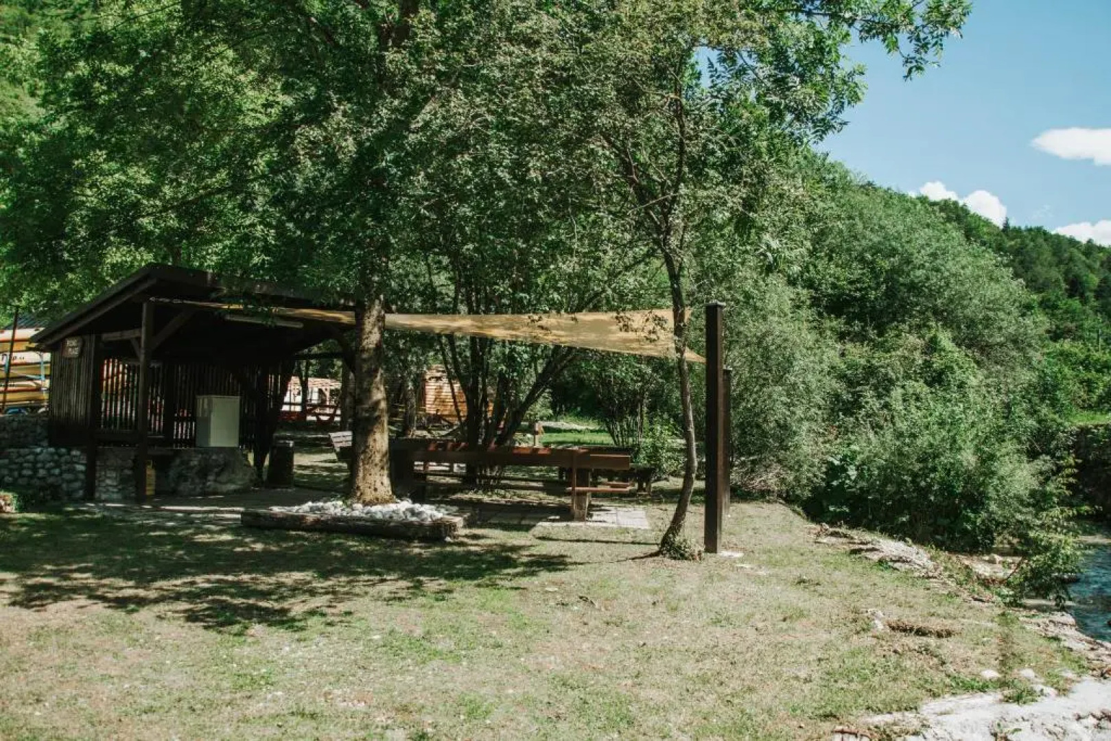 Top Rafting rooms & camping