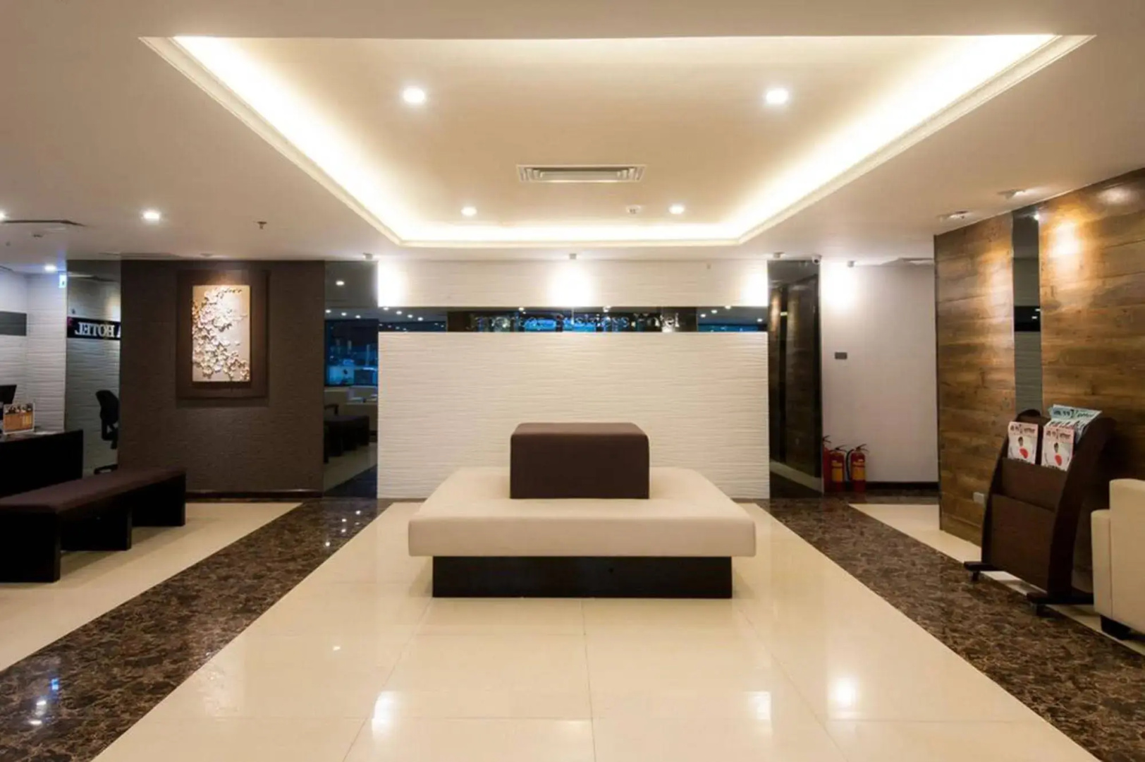 Sakura Hotel