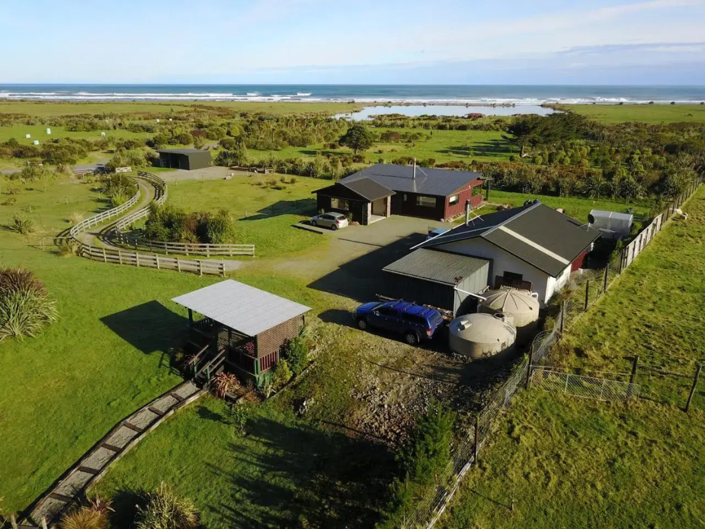 Kiwi Cabin and Homestay at Koru