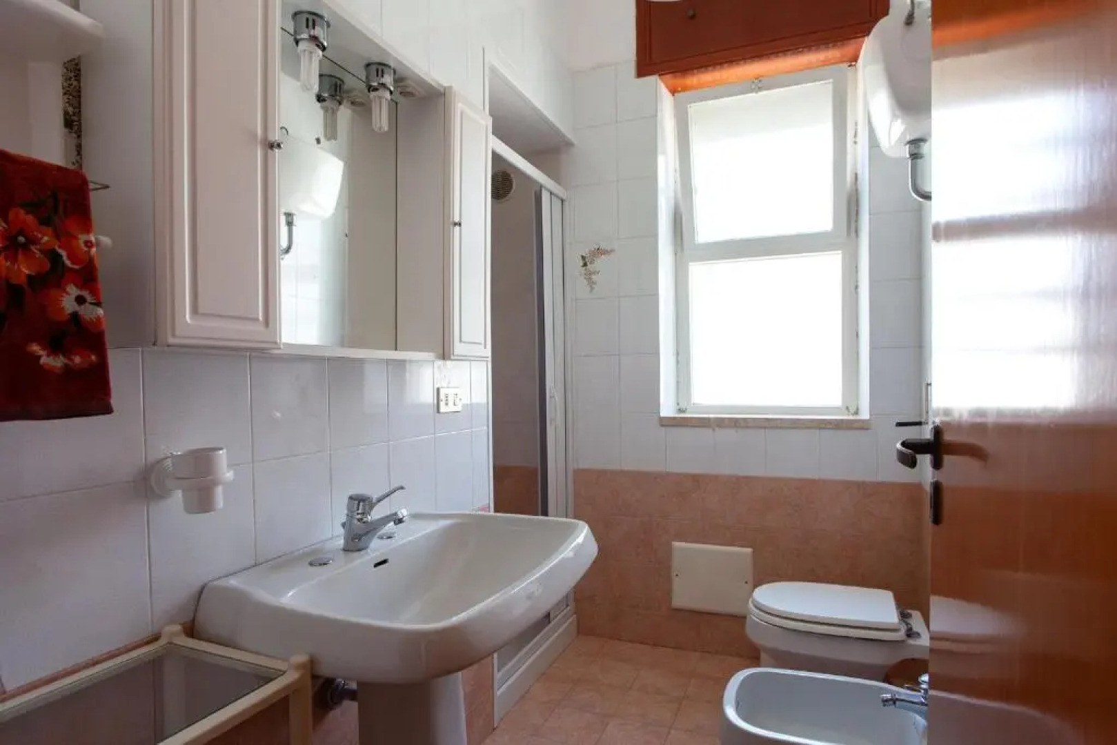 Villa fronte spiaggia con 3 camere e 2 bagni m730