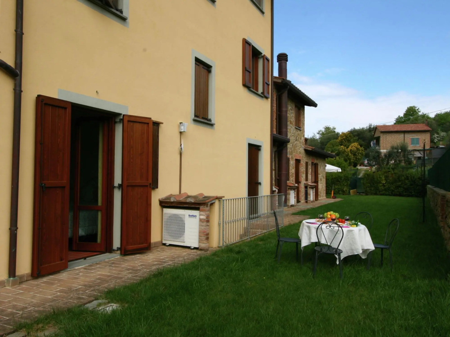 Apartment in Monte del Lago Near Lake Trasimeno