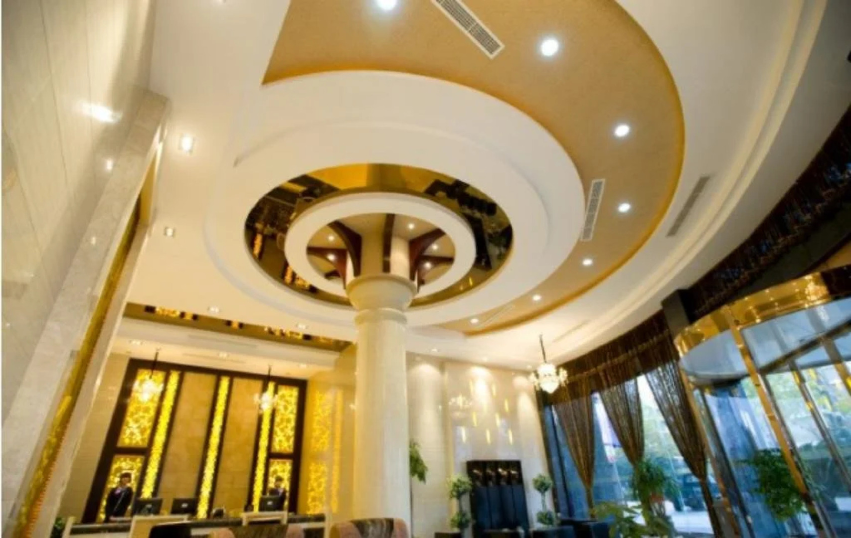 Lishui Jia Yi City Hotel