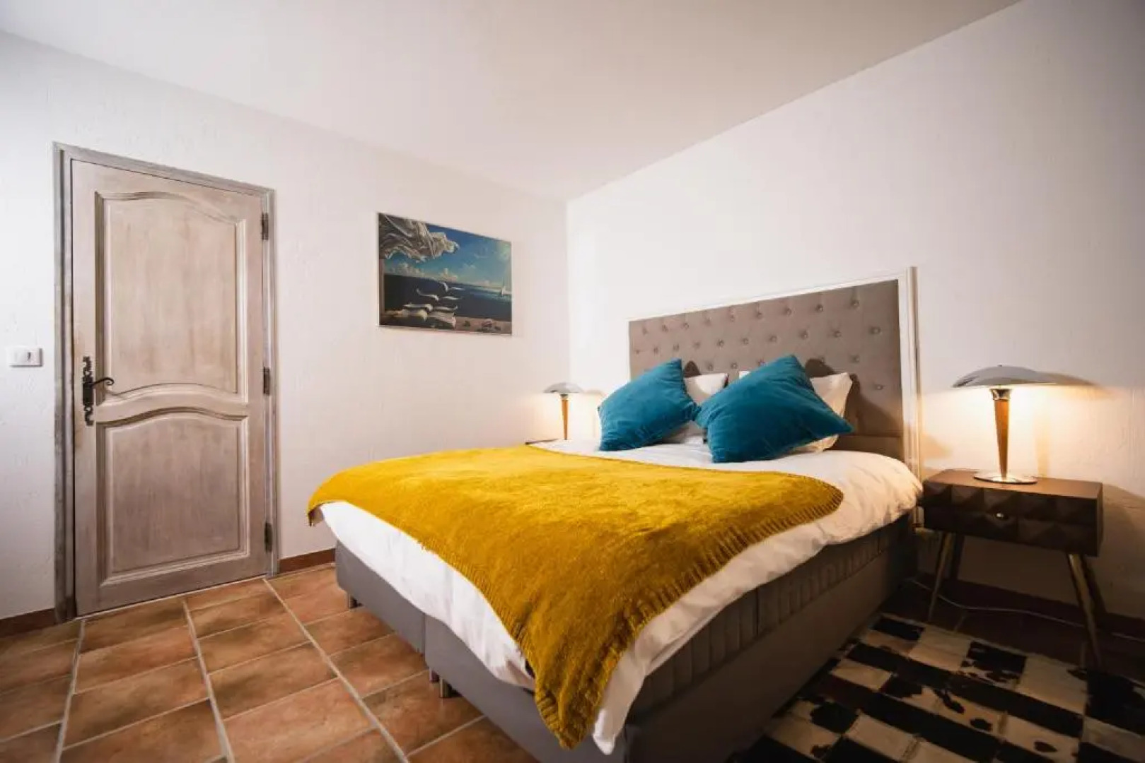 Villa Tessa for 14 people with private pool sauna and gym close to Aix en Provence