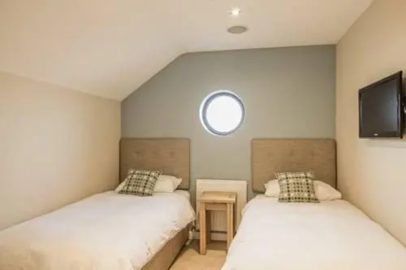 Arosfa Emlyn Country House