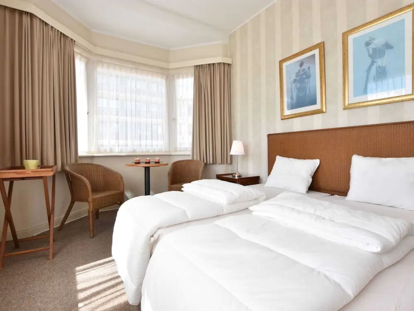 Former Hotel in the Centre and Near the Beach in Panne