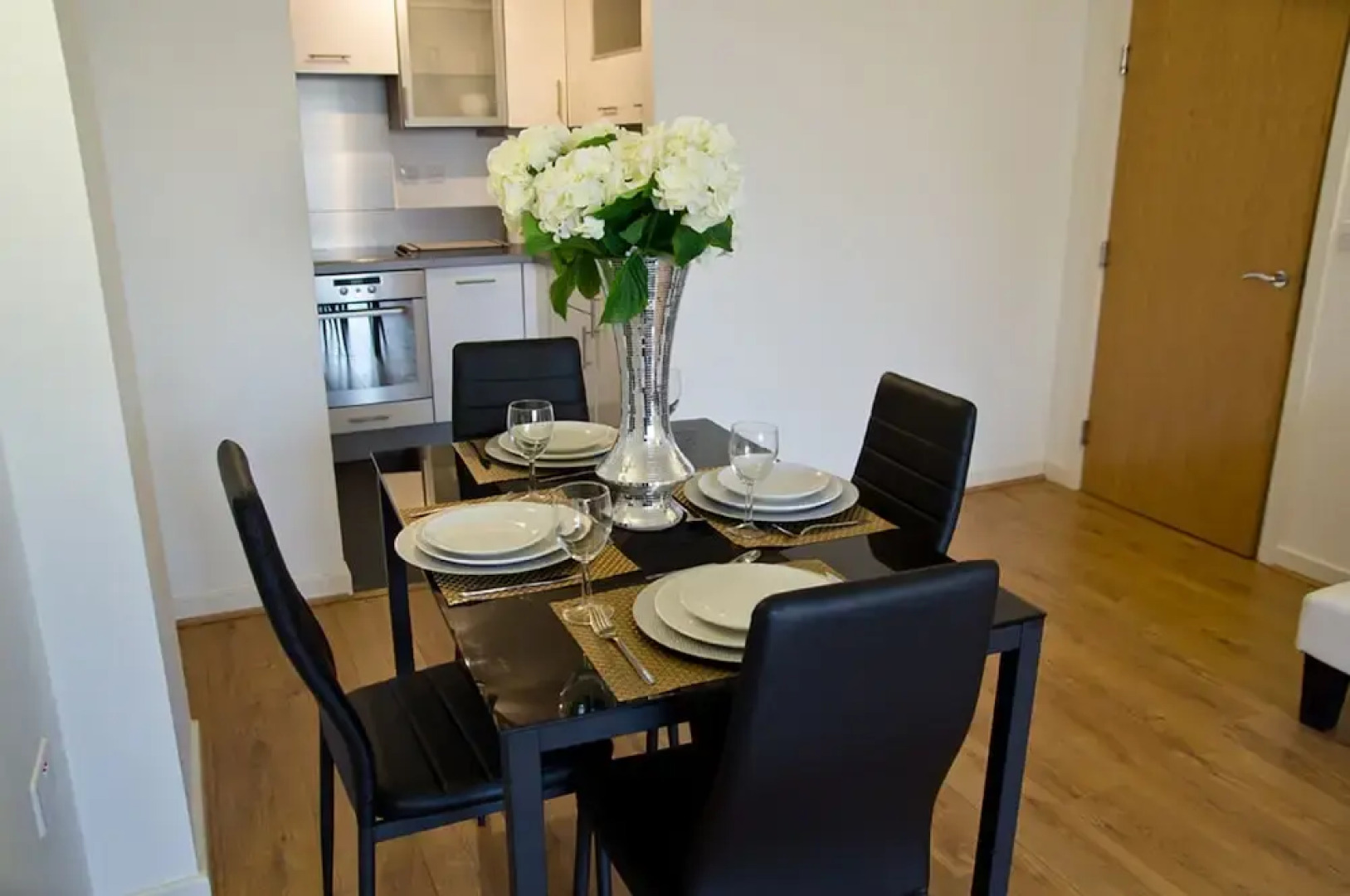 Icon Becket Apartment