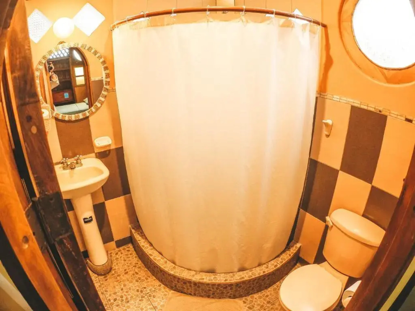 Balsa Surf Camp by Rotamundos