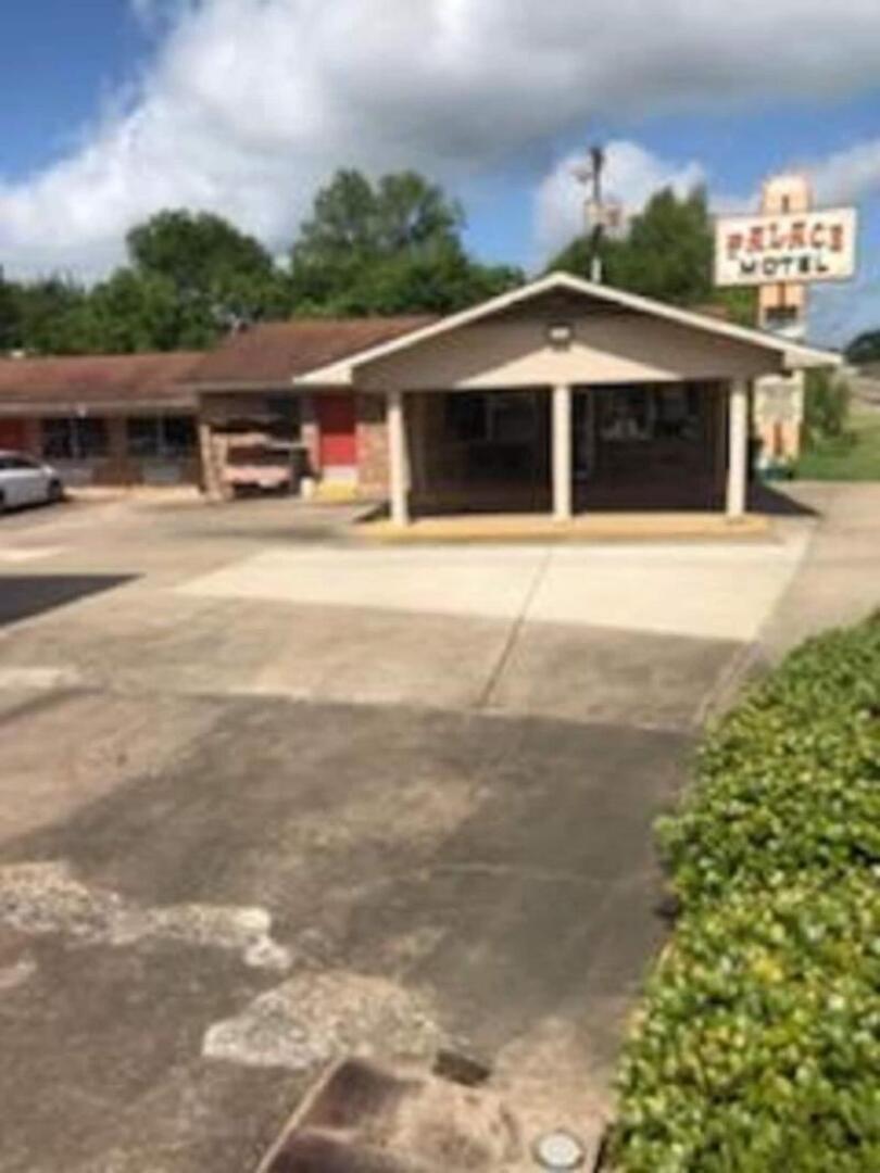 Palace Motel