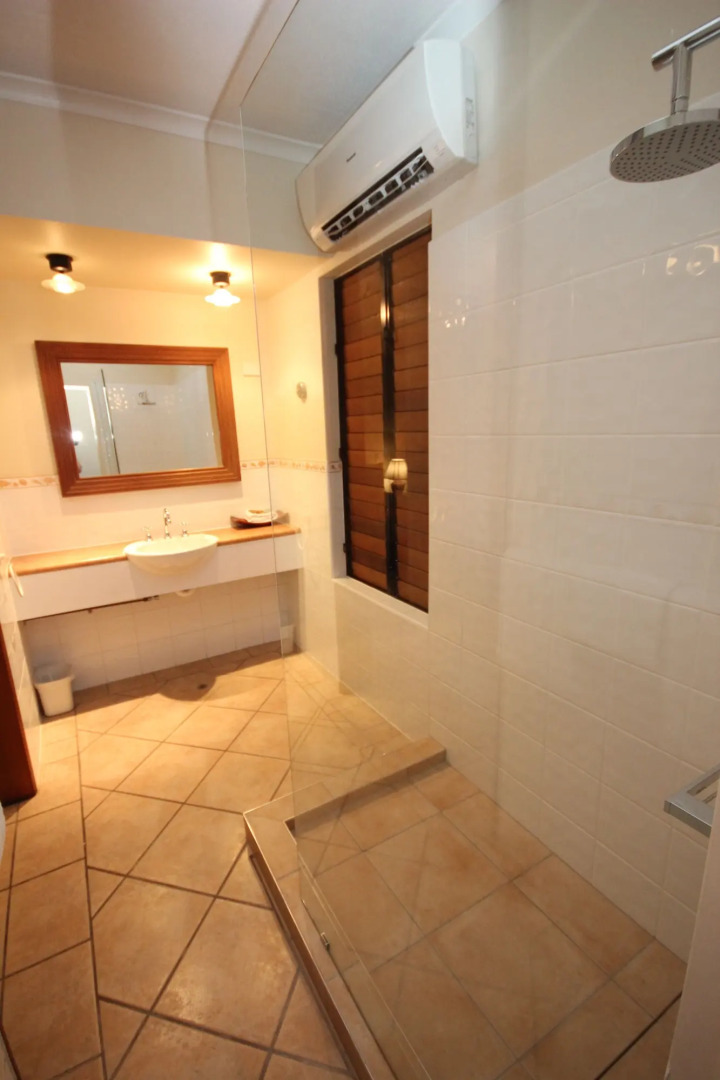 Hibiscus Resort & Spa