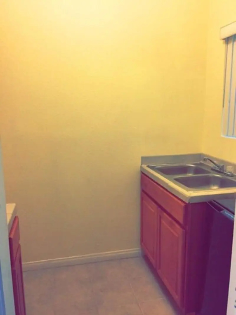 Europa Inn & Suites