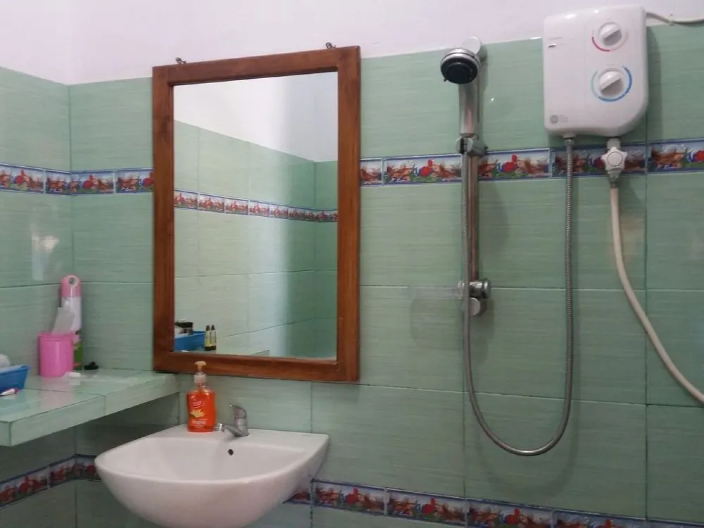 Larantuka Beach Apartments.