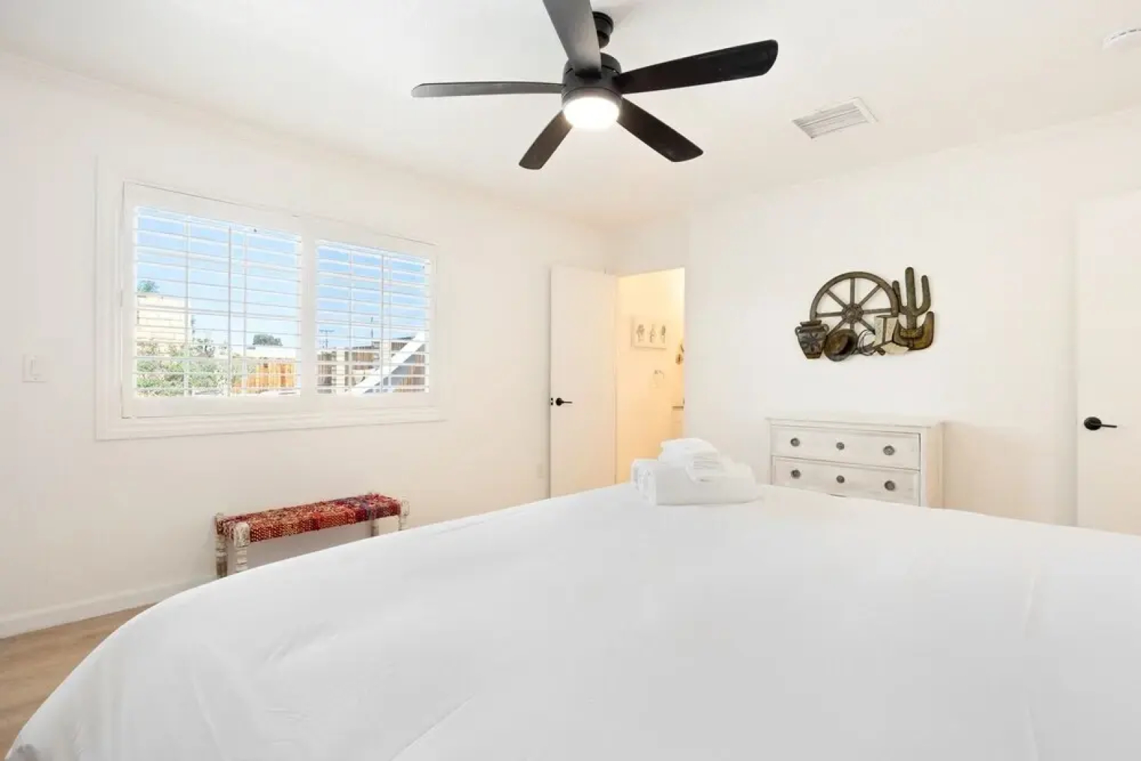 Roadrunner Inn - Pool, Hot Tub, Bbq And Fire Pit! 2 Bedroom Home by RedAwning