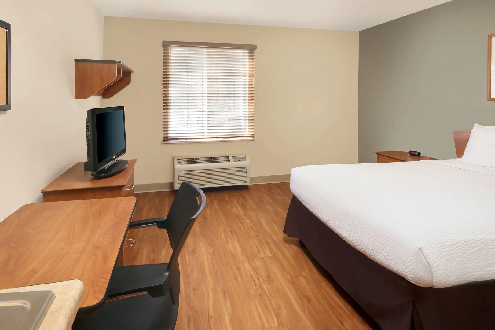 Extended Stay America Select Suites - Wilmington - West