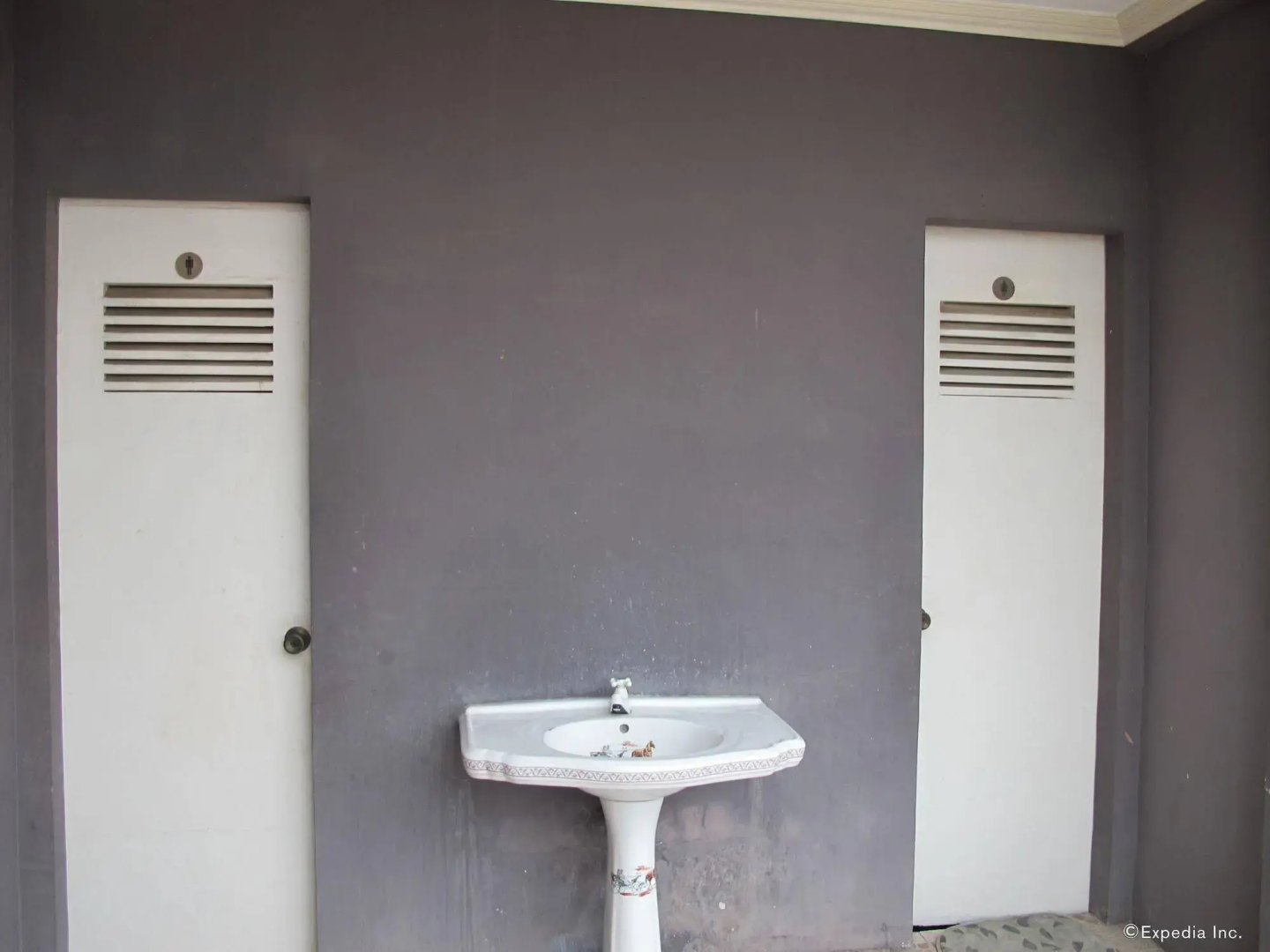 Pere Aristo Guesthouse