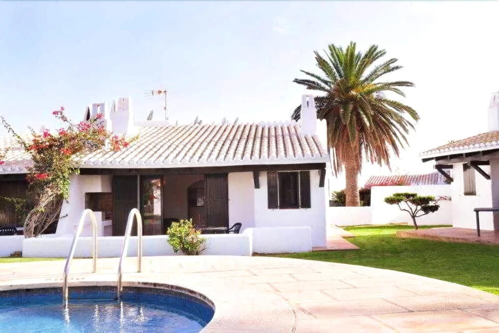 Complejo Piscina Binisafua