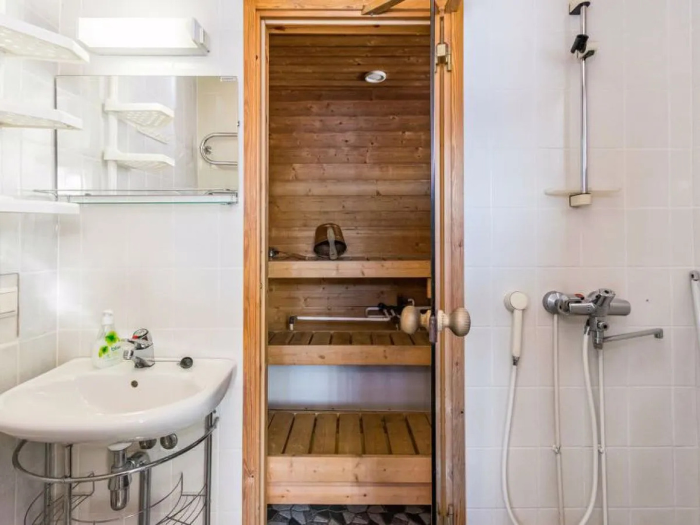 Alppikyla 1a paritalo