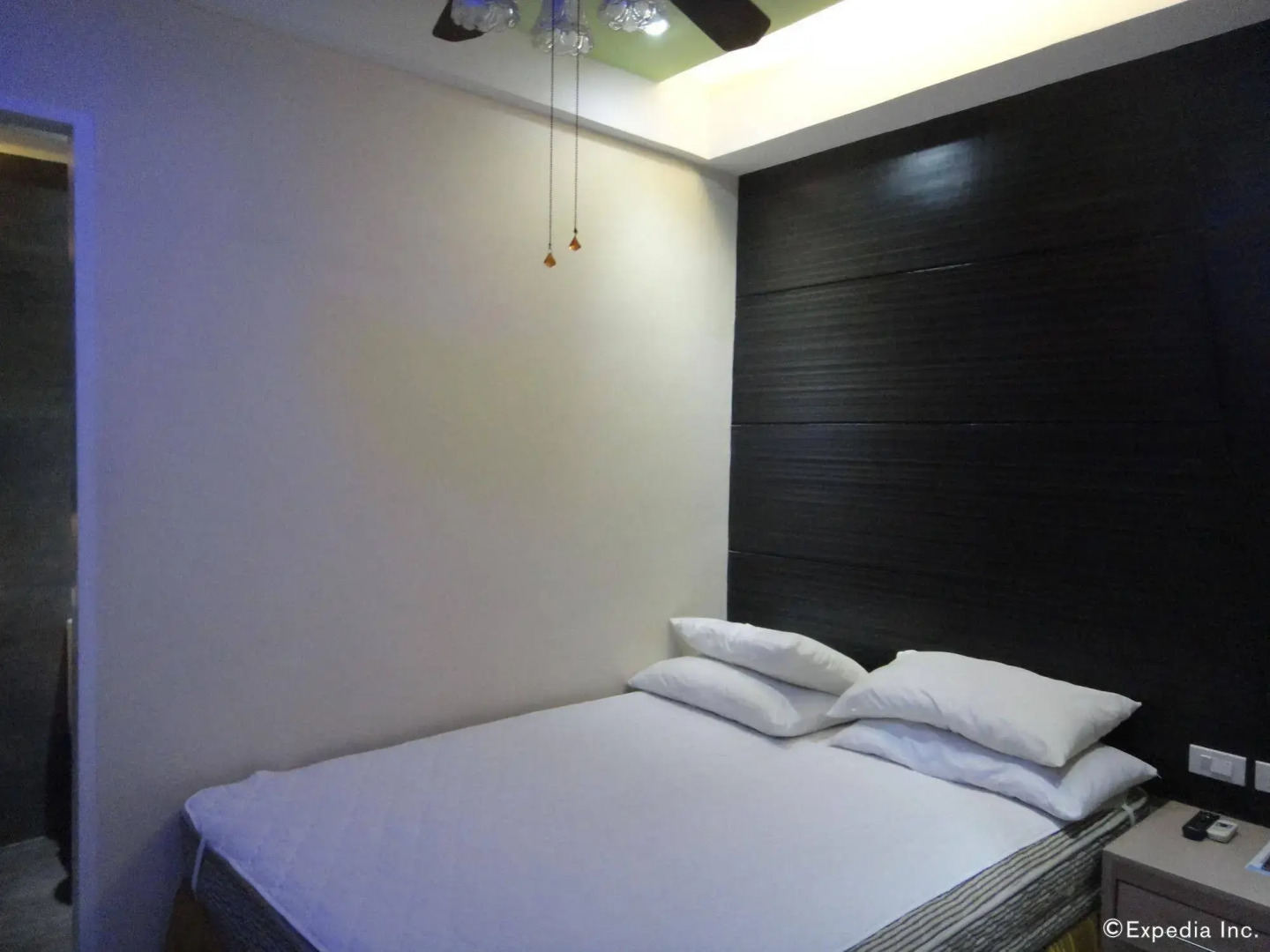 RedDoorz @ Grand Apartelle Hernan Cortes Cebu