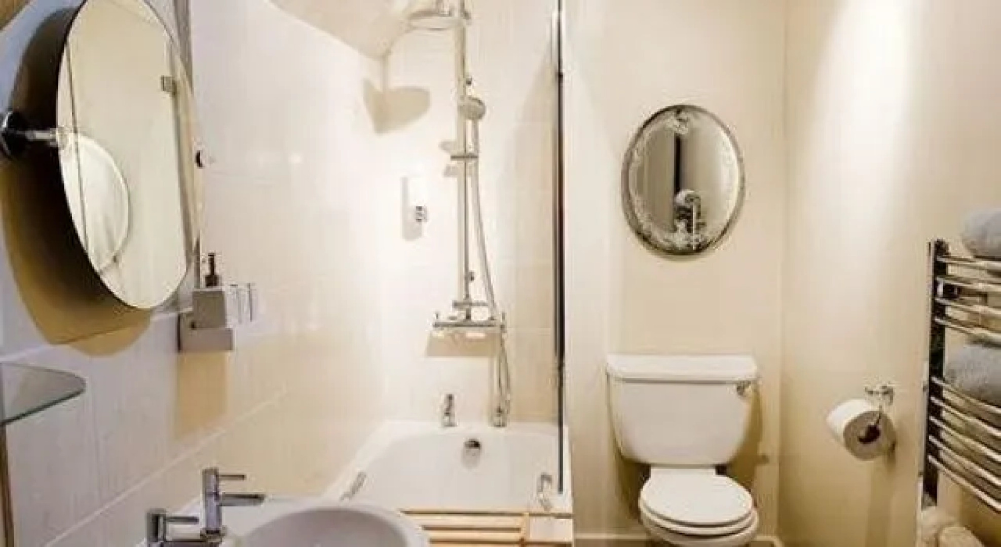 The Hollow Bottom - B&B