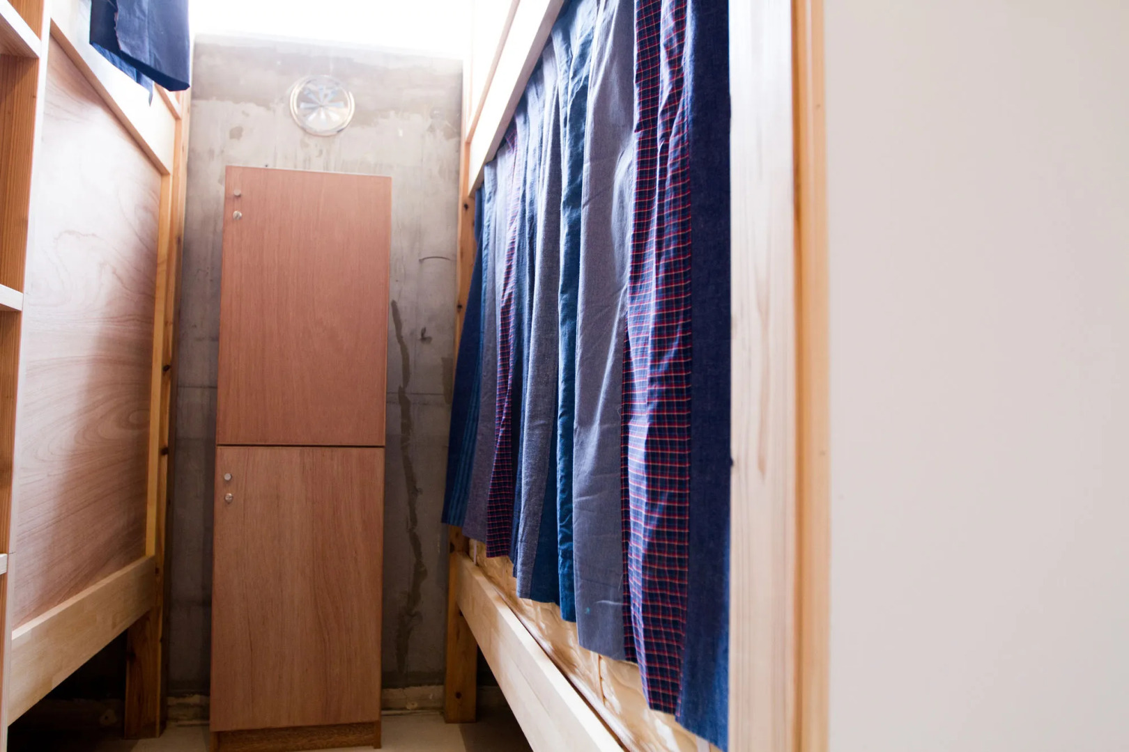 Hostel and Dining Tanga Table