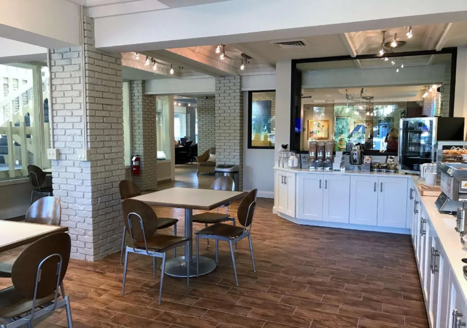 Best Western Plus Yacht Harbor Inn