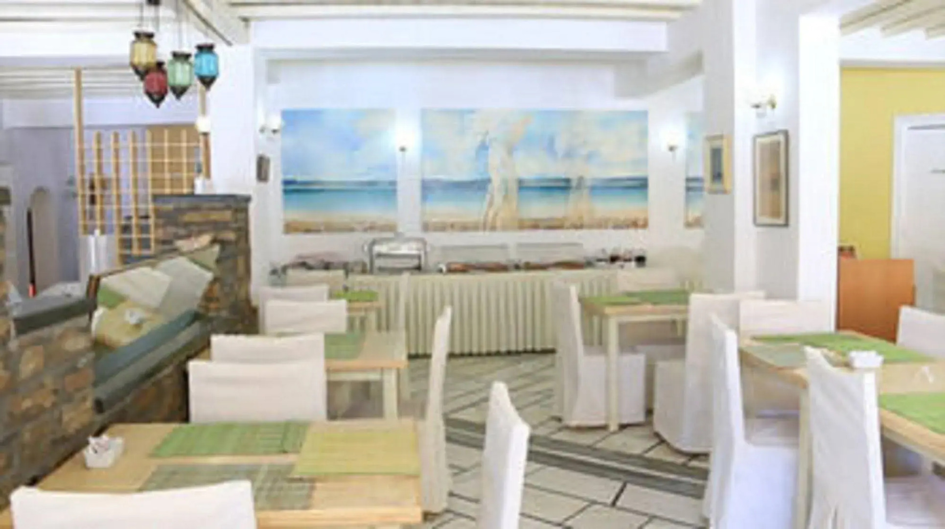 Mr & Mrs White Tinos