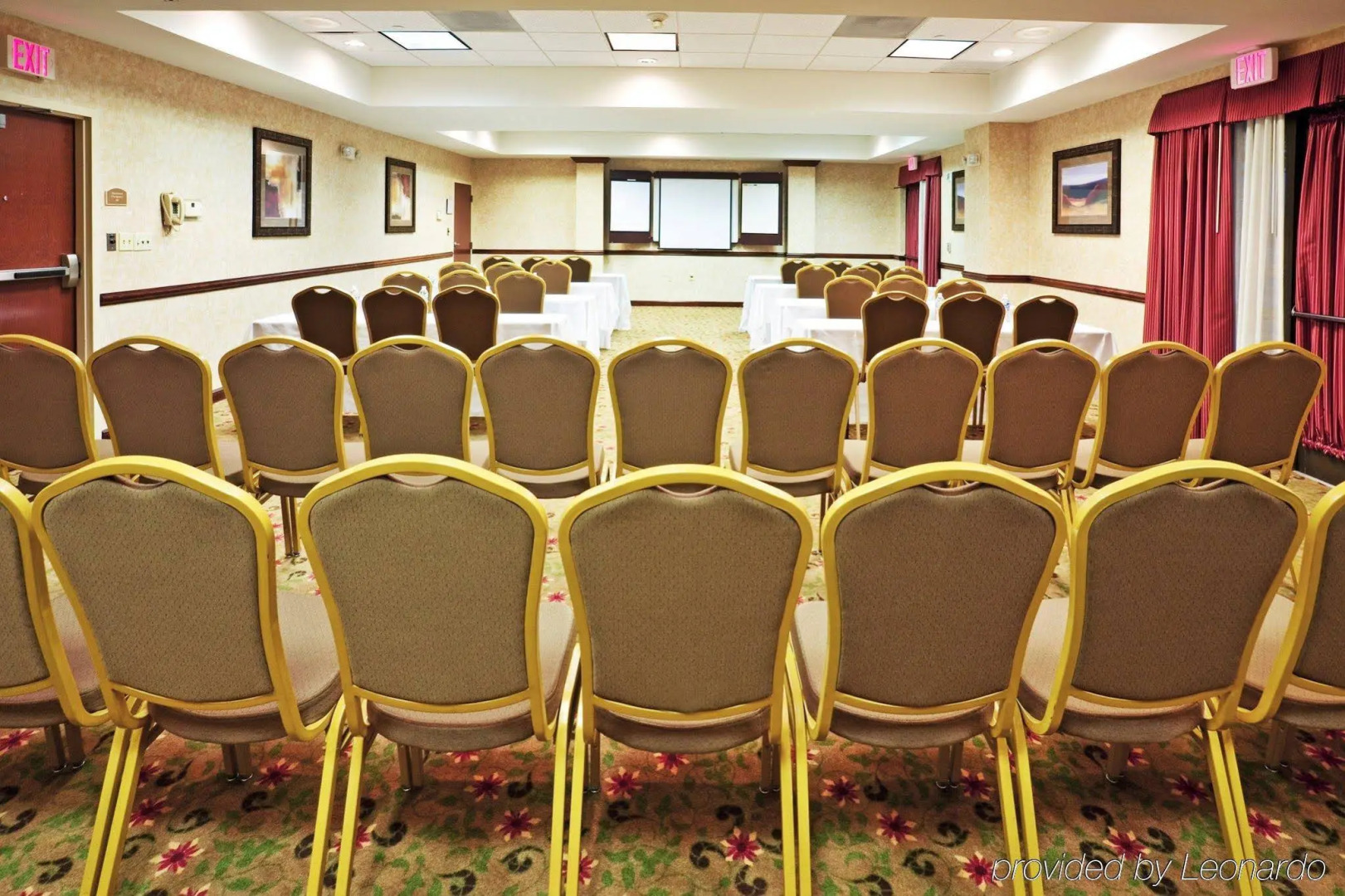 Holiday Inn Express & Suites Irving Conv Ctr - Las Colinas by IHG