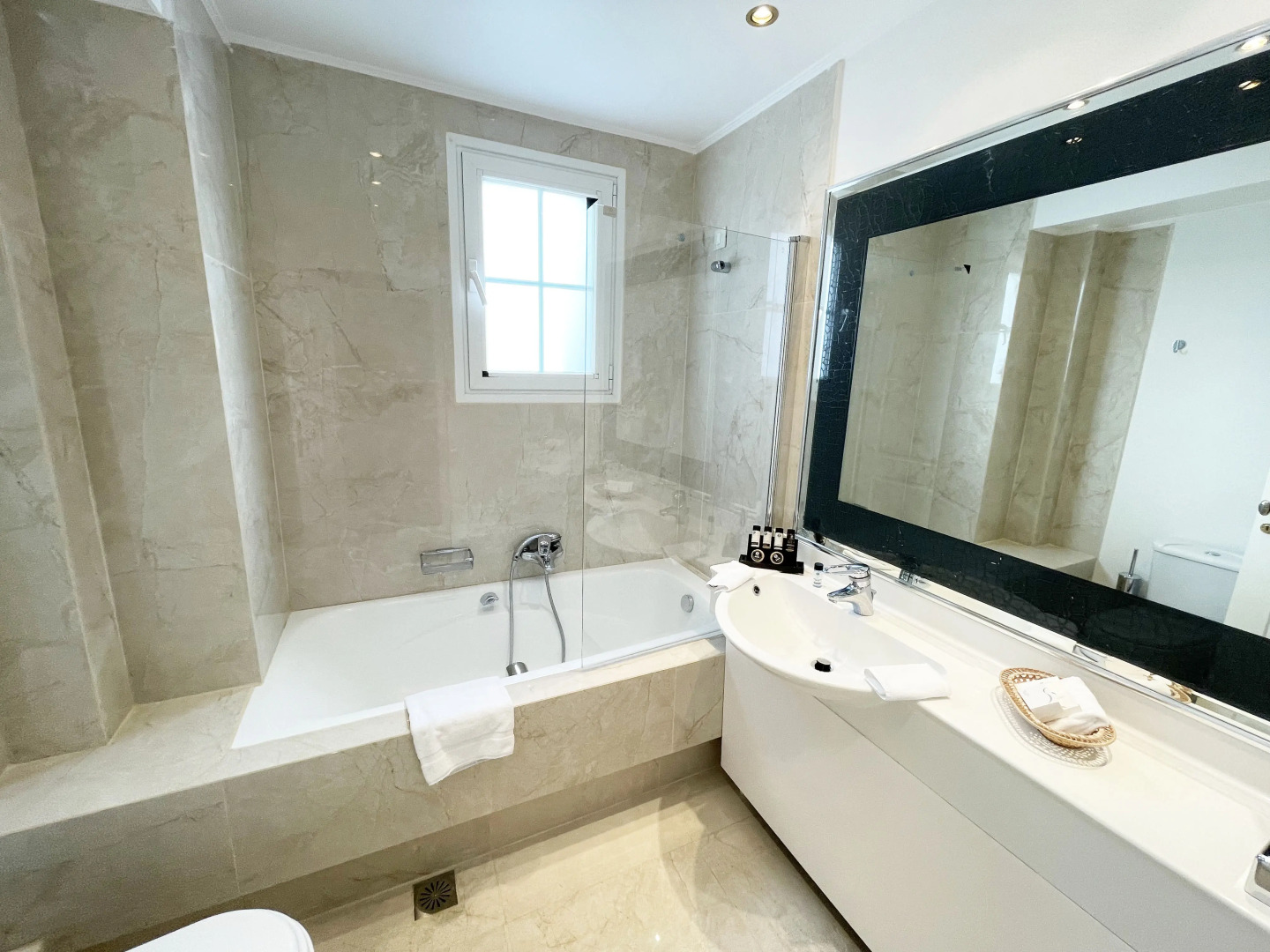 Theoxenia House Hotel