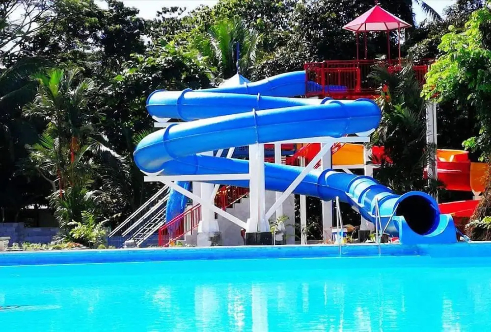 Villa Paraiso Resort & Waterpark